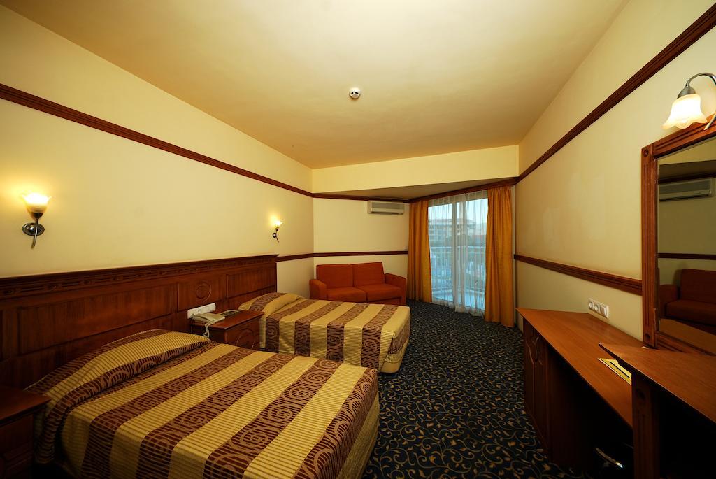 Luna Beach Deluxe Hotel Marmaris Room photo